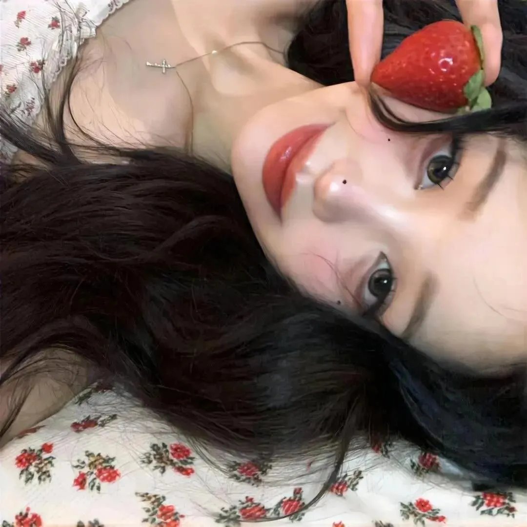 燕子与鹦鹉